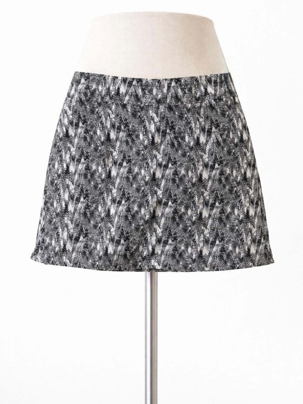 Tranquility Athletic Skort medium B&W Geo Print Ikat Golf Tennis grandmacore